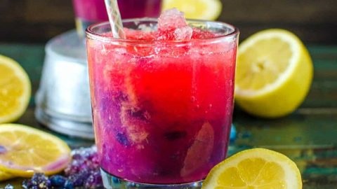 نوشیدنی با یخ 